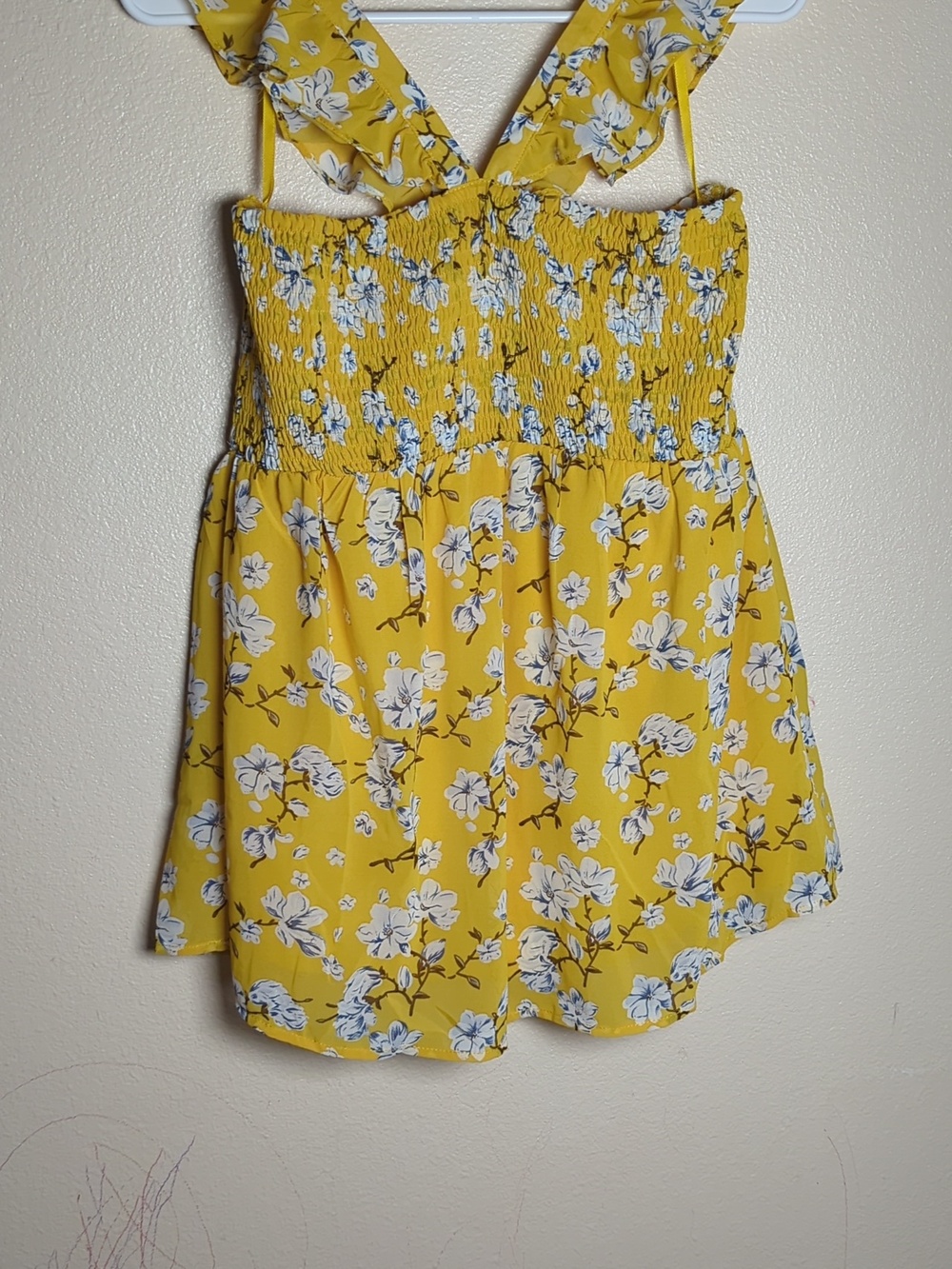Doe & Rae Yellow Floral Smocked Ruffle Strap Camisole Size S - Picture 2 of 7